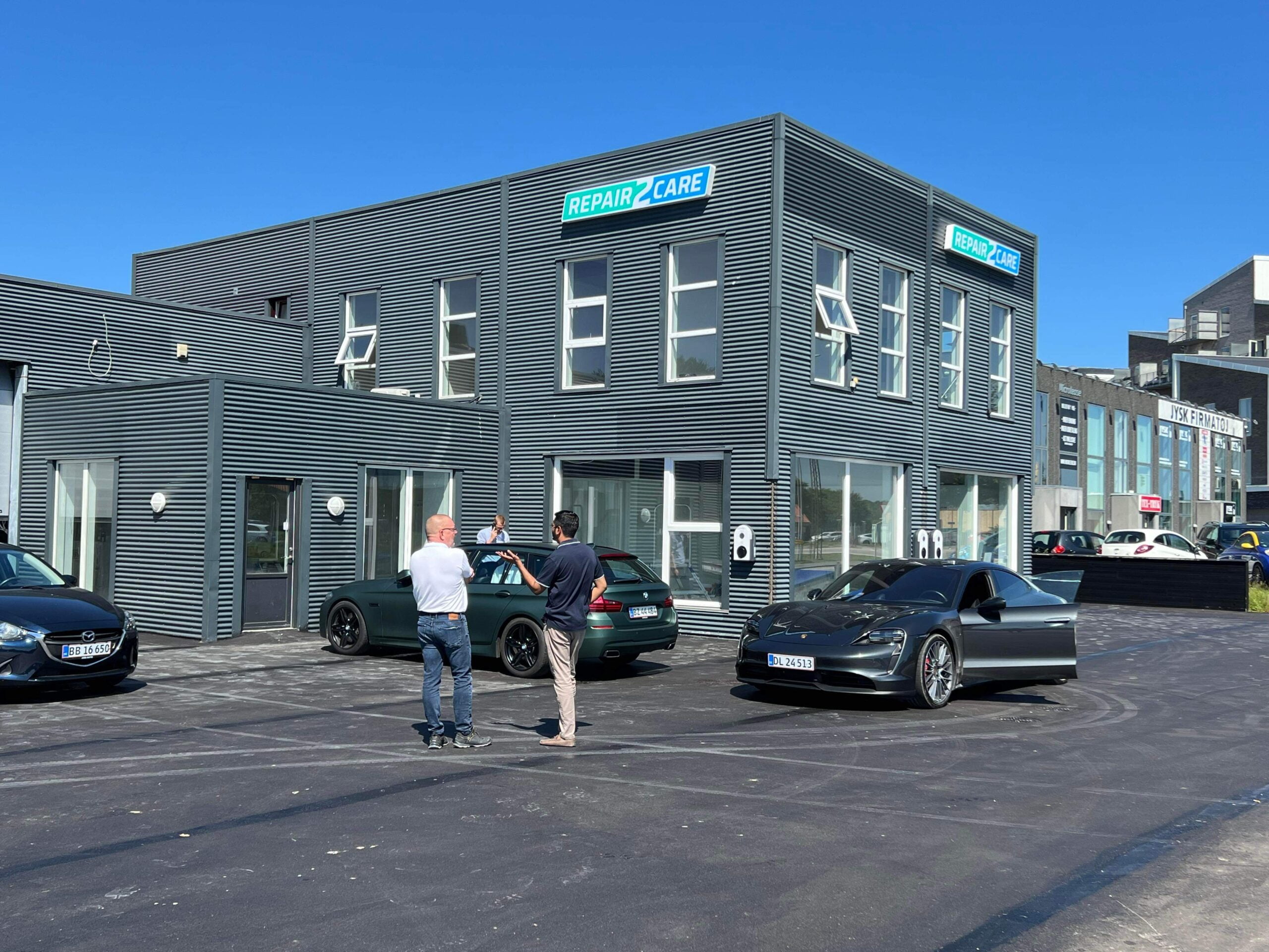 Forsiden af Repair2Care-centret i Aalborg i Danmark